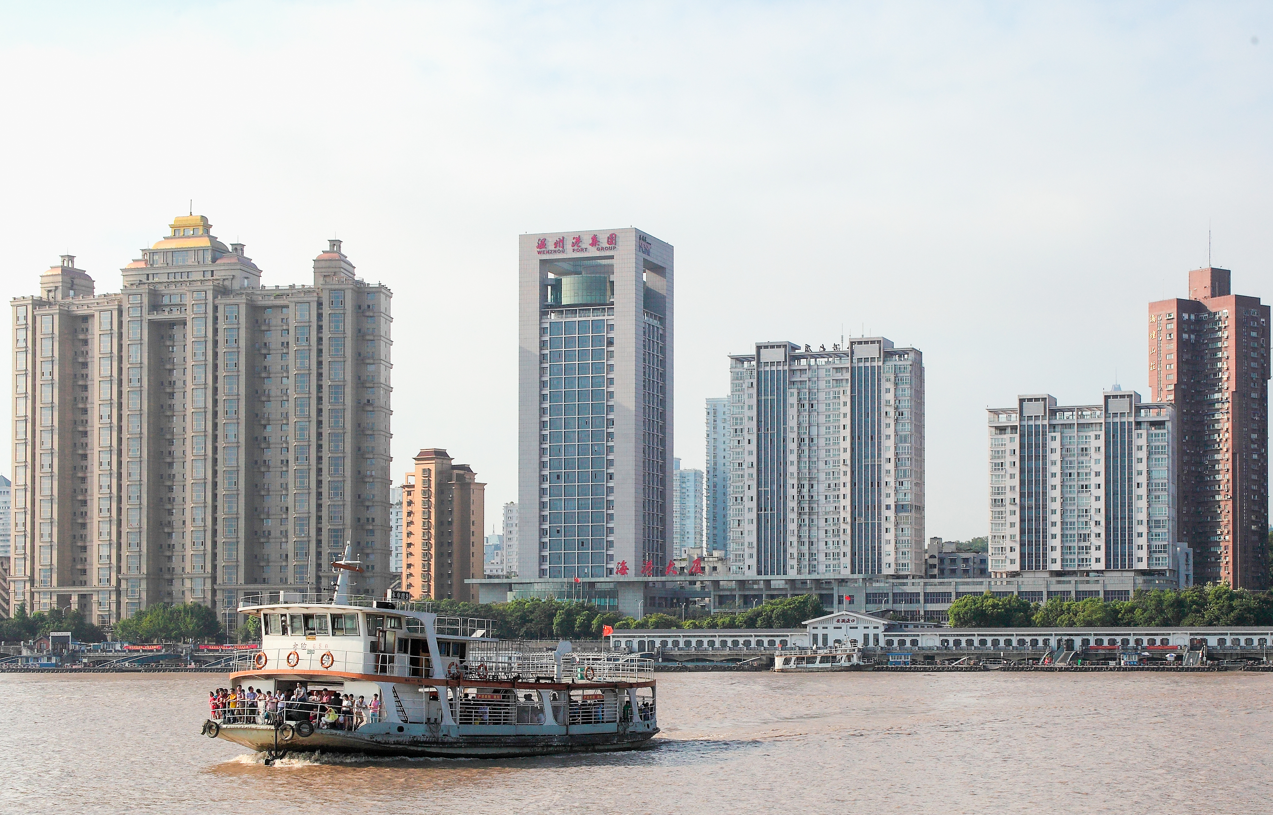 九五至尊VI物业治理服务分公司